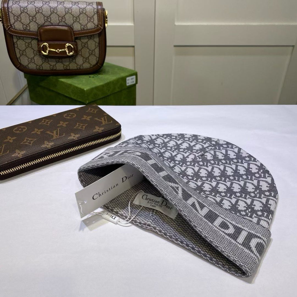 M1R86D71 Fashion hats