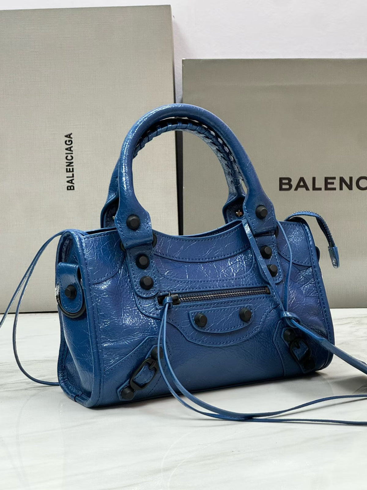 B1R96J3 Popular leather bag