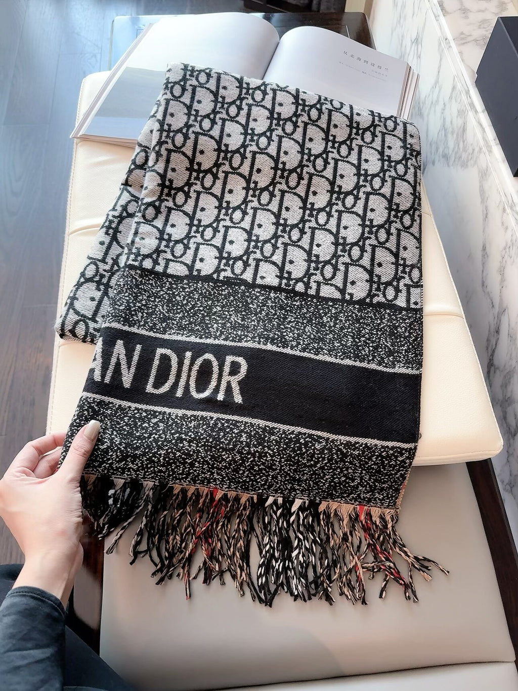 W1R106D8 Fashion Winter Scarves