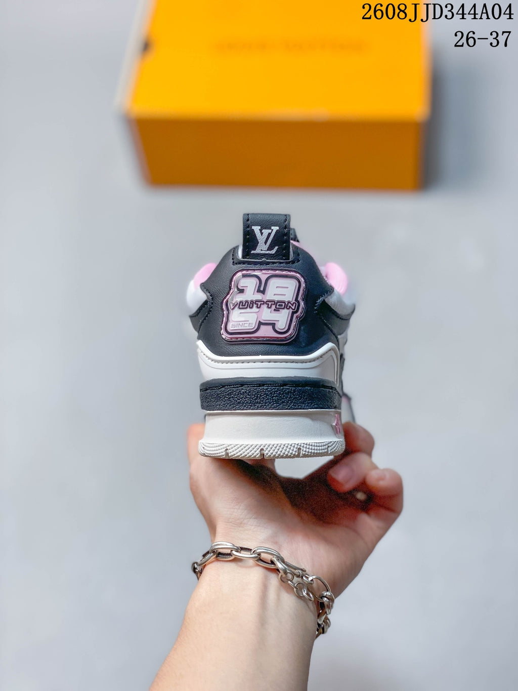 Z4R96E10  Popular Children's Shoes （Hanging decorations are not included）