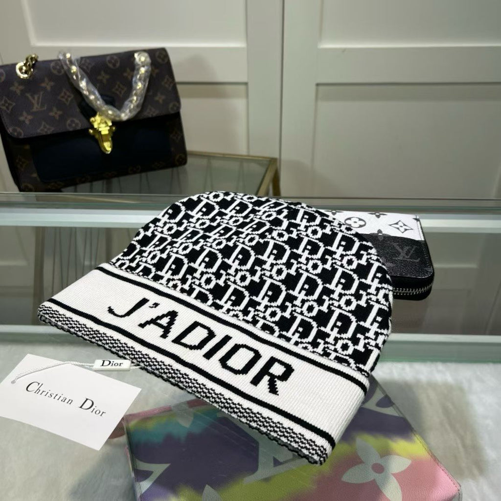 M1R86D33 Fashion hats