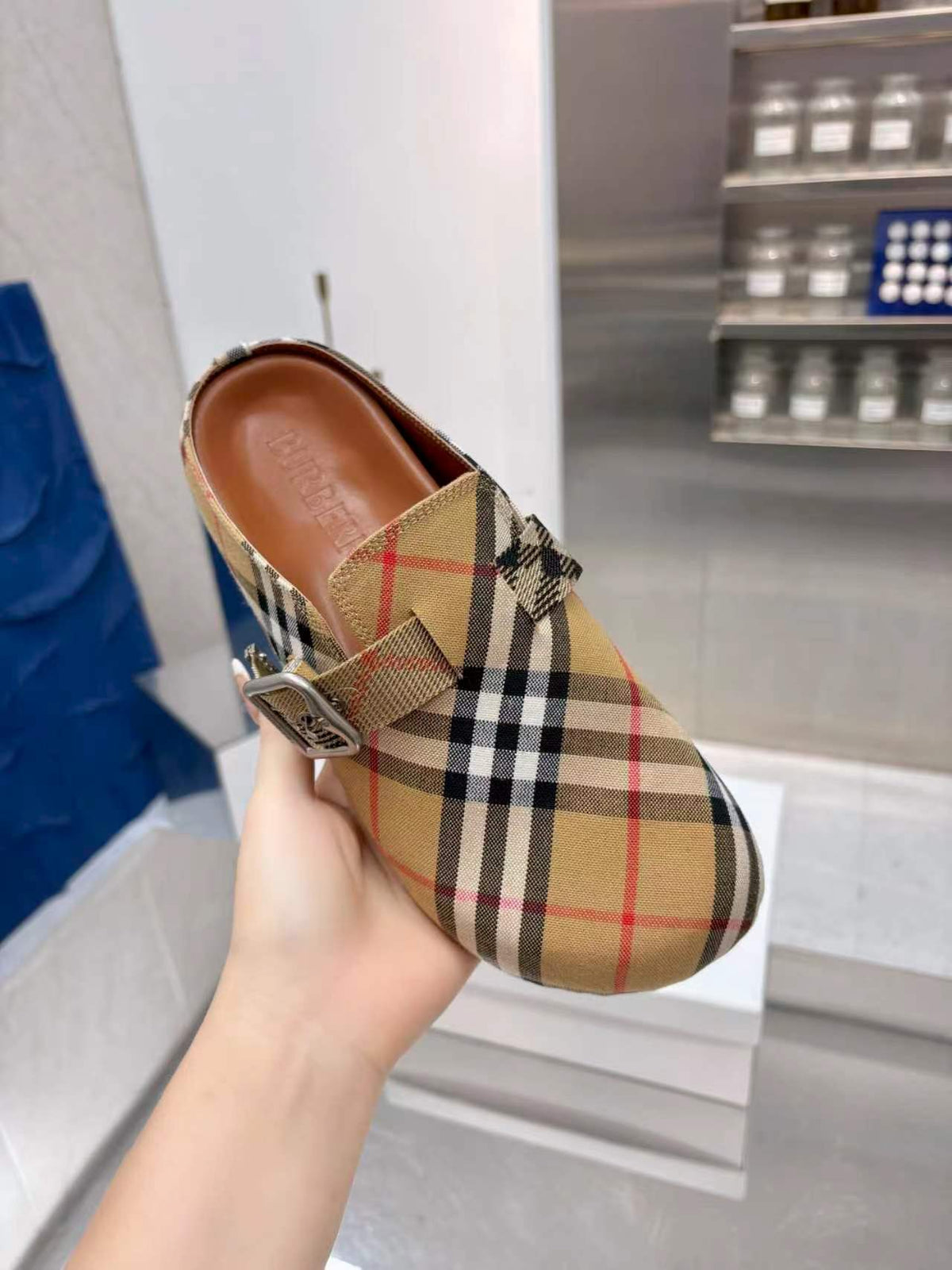 Z2R86R16 Fashion high-quality shoes