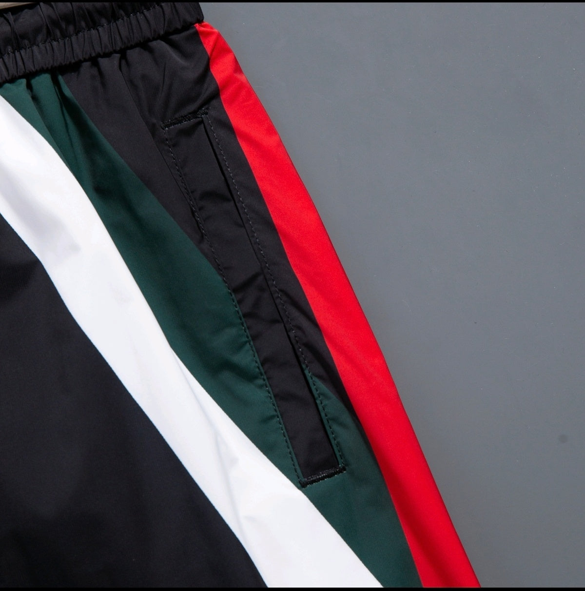 U1N36B18 Popular shorts