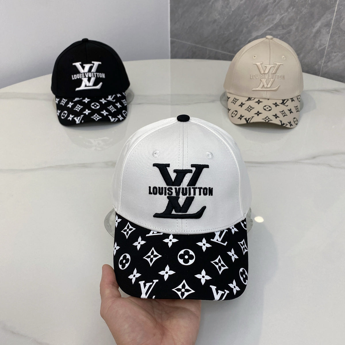 M1R86E126 Fashion hats