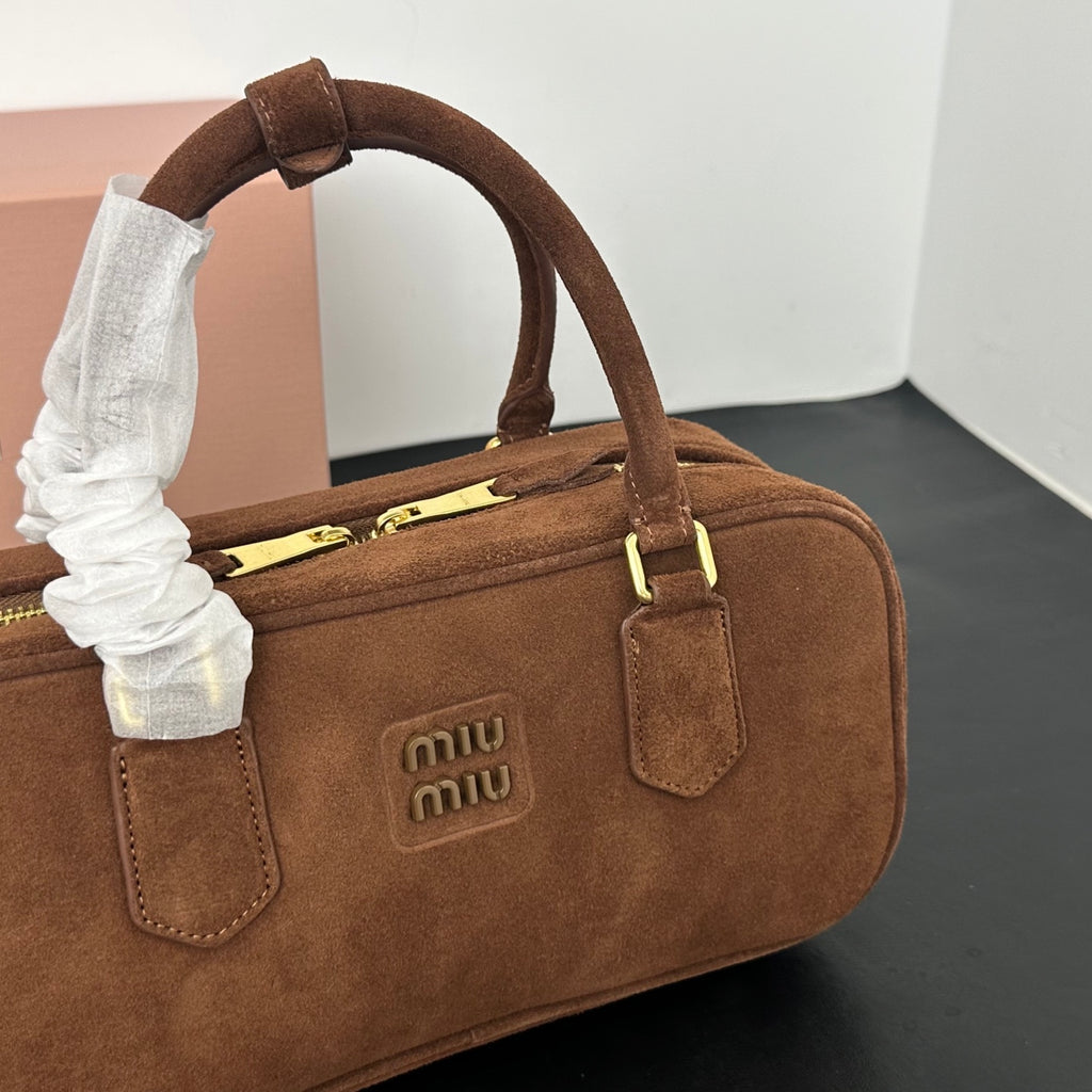 146PA153B Popular leather bags