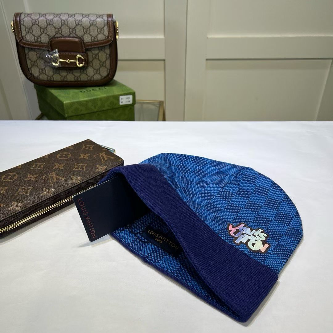 M1R86E50 Fashion hats
