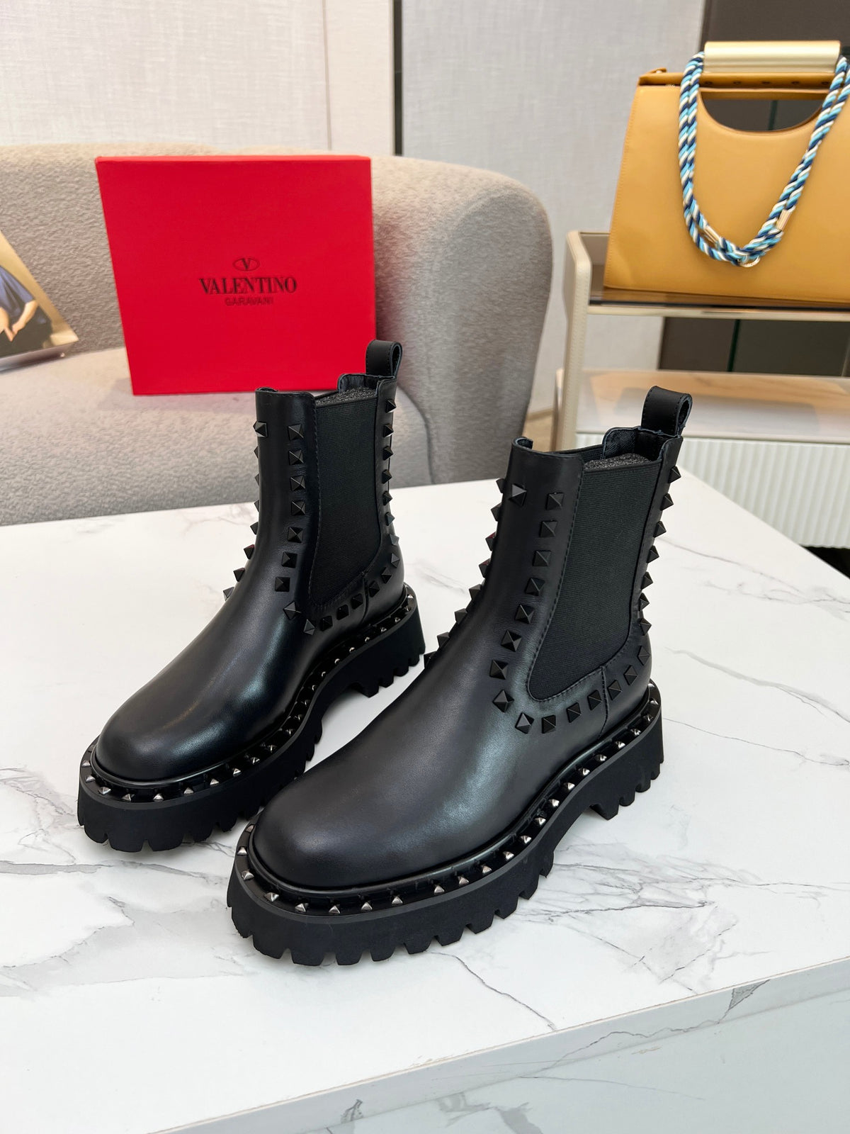 Z2R96VL6  Popular high-quality leather shoes