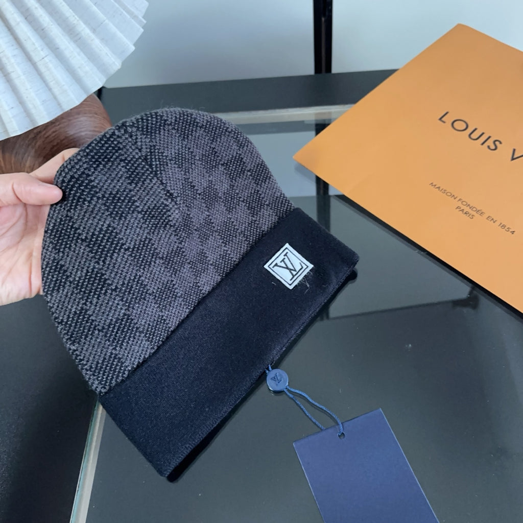 M1R86E18 Fashion hats