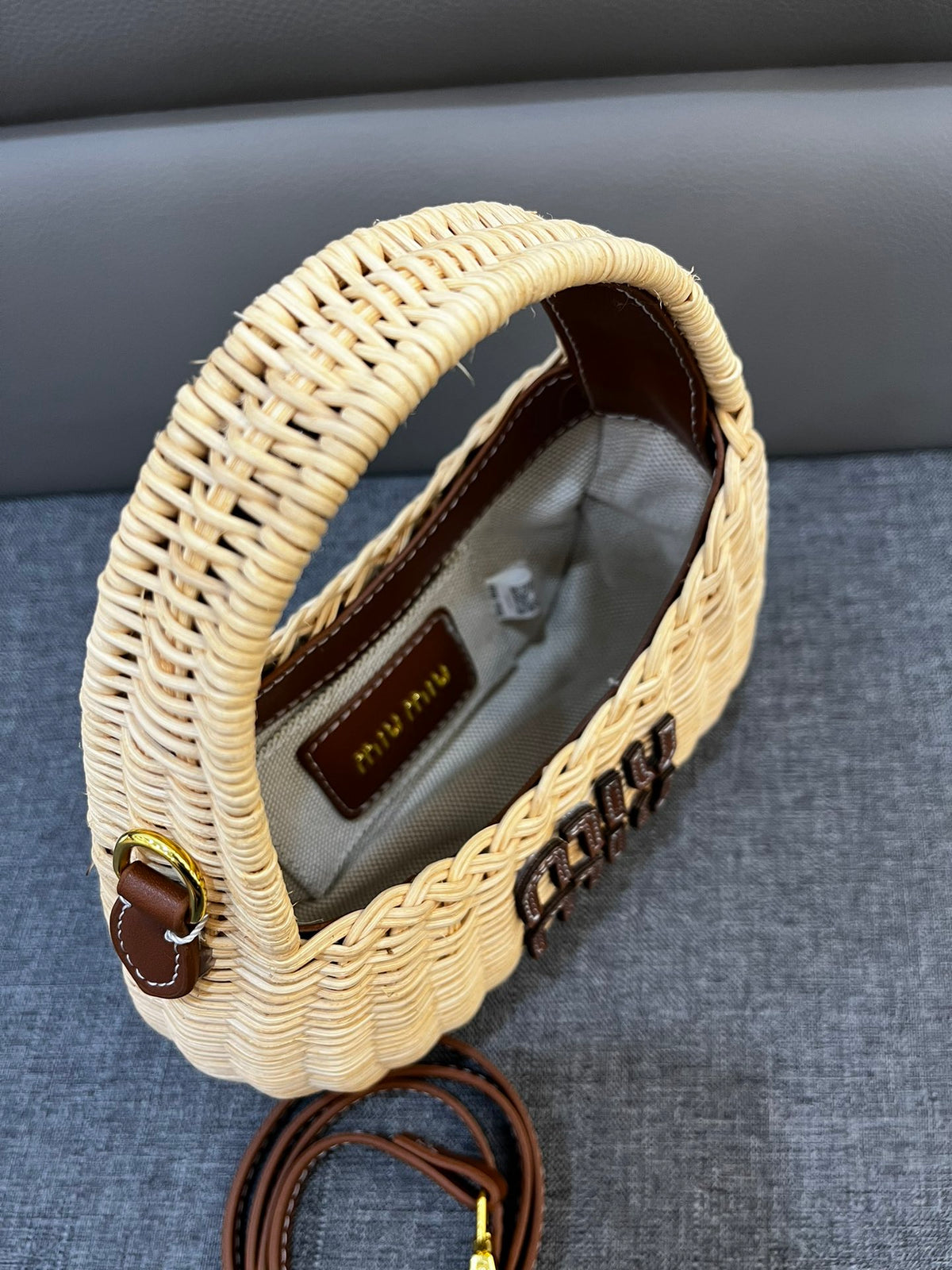B1P46A119 Popular woven bag