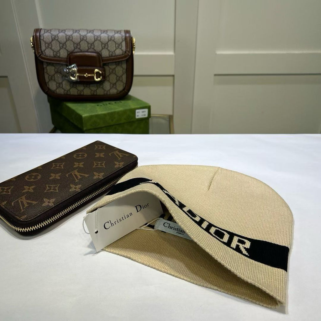M1R86D100 Fashion hats