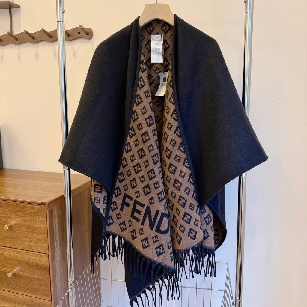 W1R86F79 Fashion cape