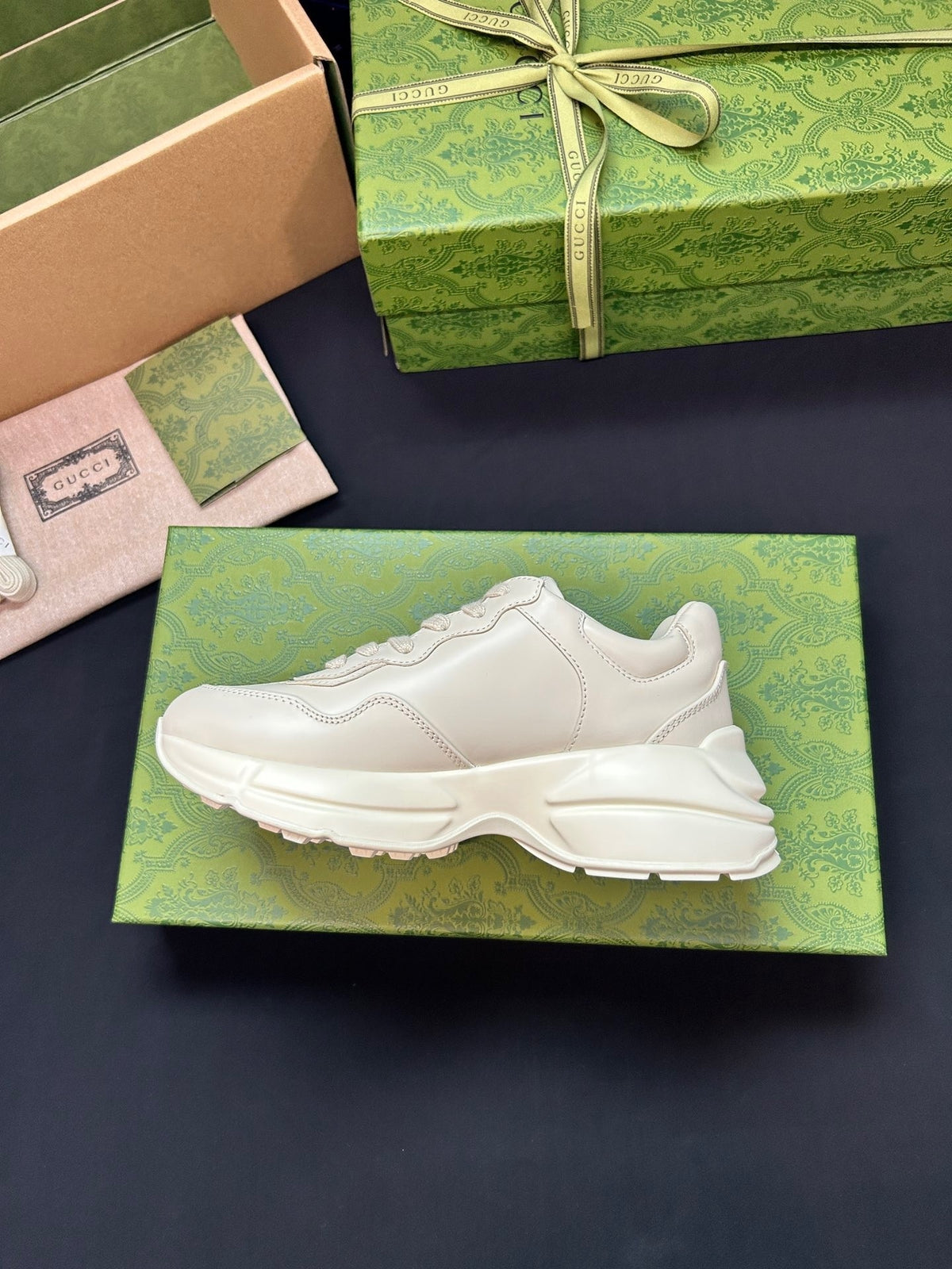 Z2P96B28 Popular high-quality leather shoes