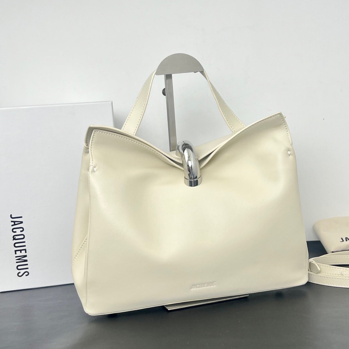 B1R106A2 Fashion leather bag