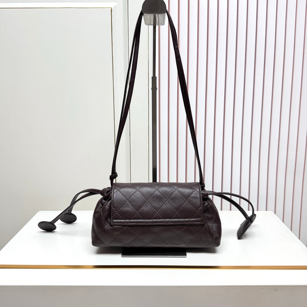 B1N96C28 Popular leather bag