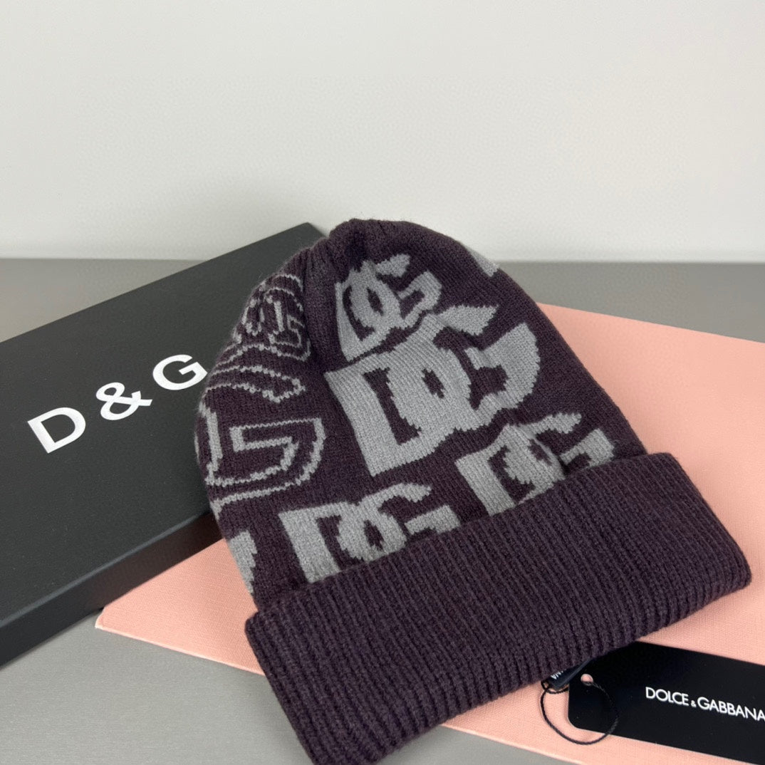 M1R96A18 Fashion hats