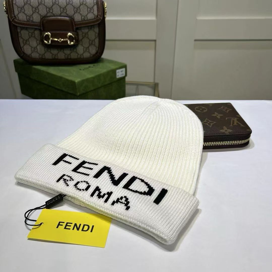 M1R86F47 Fashion hats