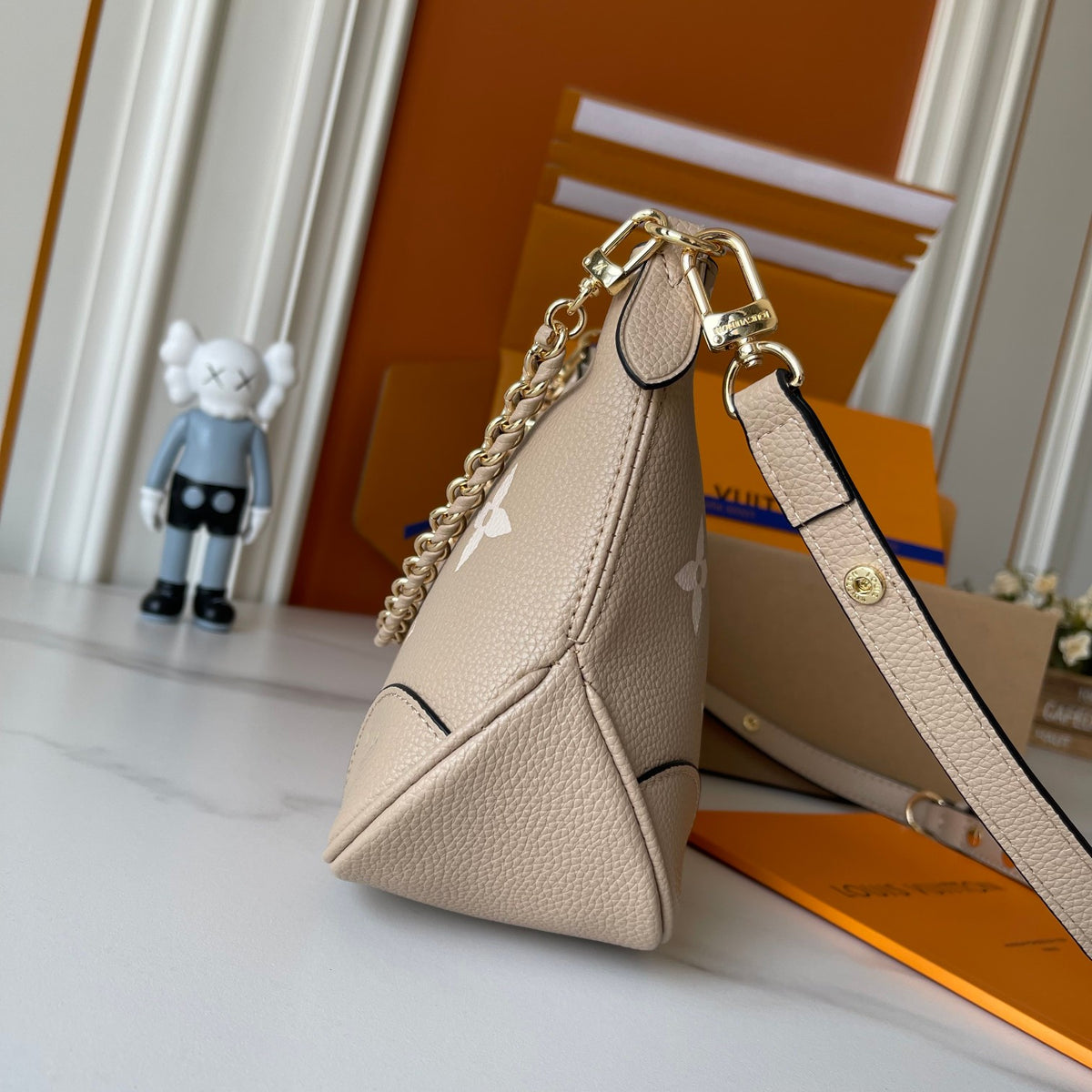 B1R76E01 Fashion leather bag