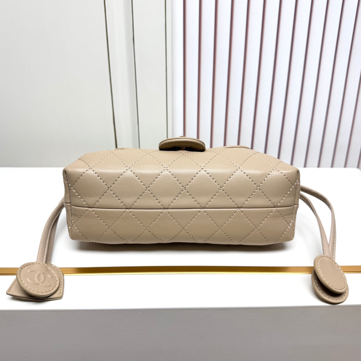 B1N96C28 Popular leather bag