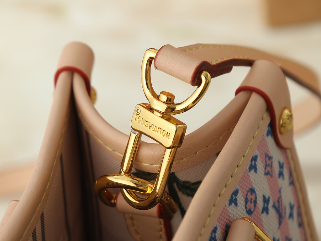 B1R76E47 Fashion bag