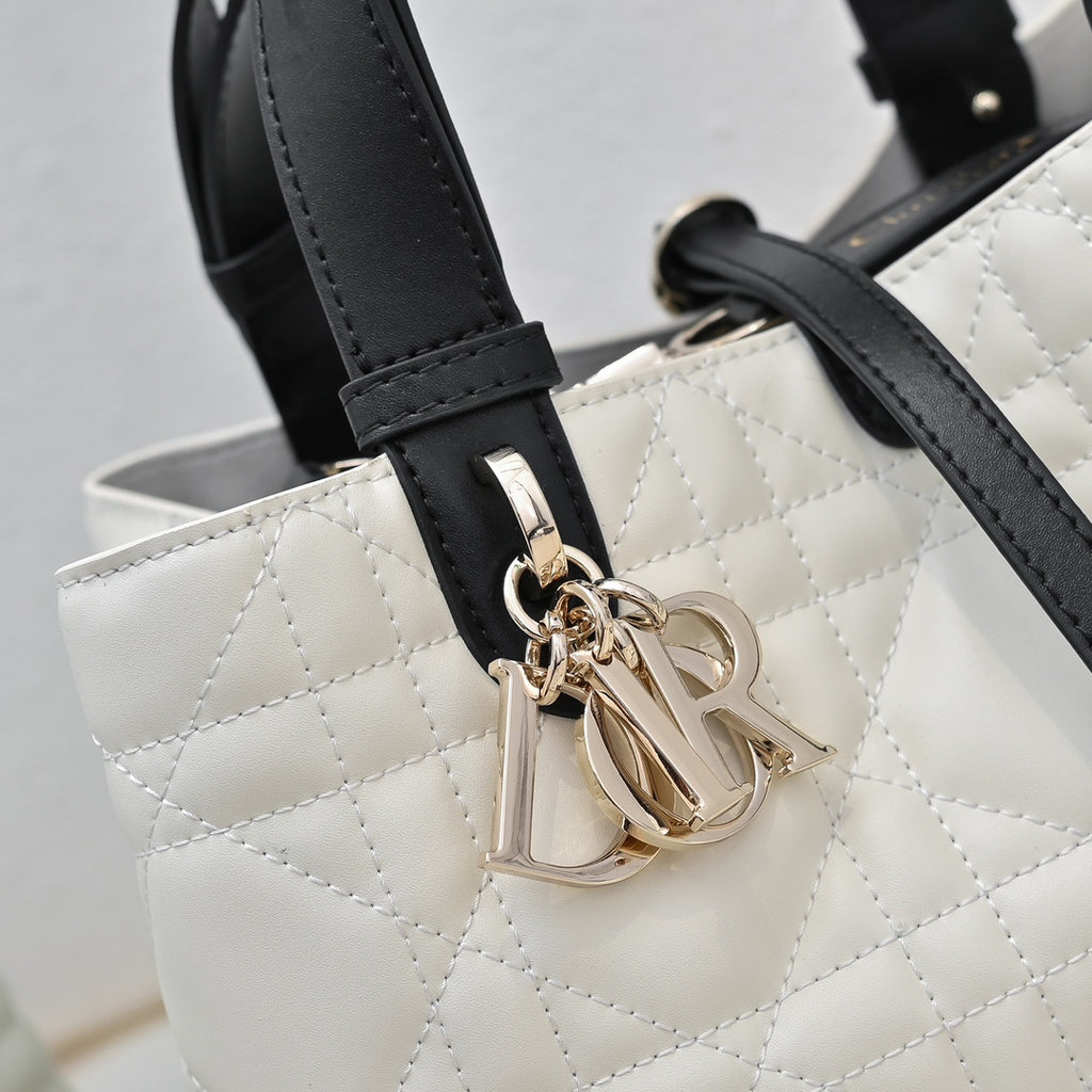 B1R76D40 Fashion leather bag