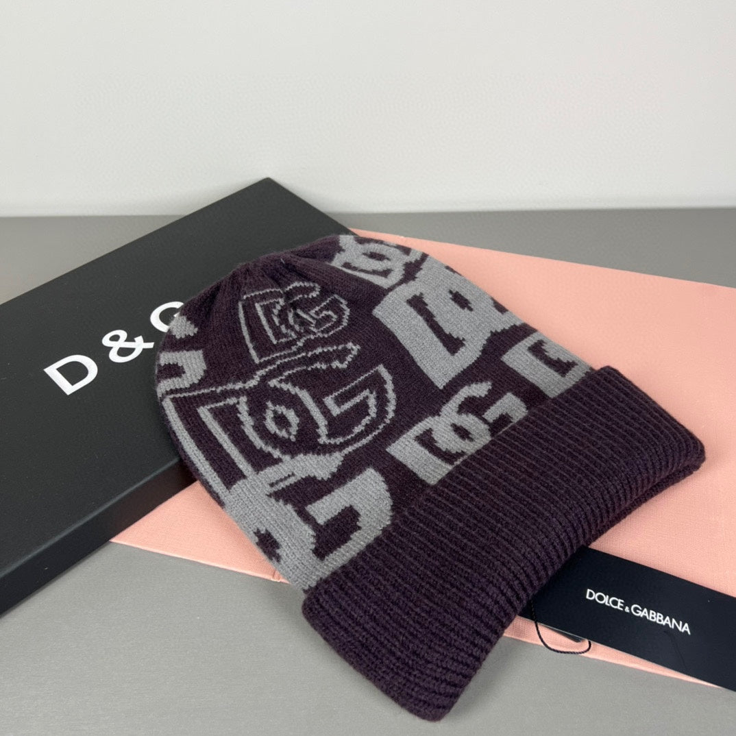 M1R96A18 Fashion hats