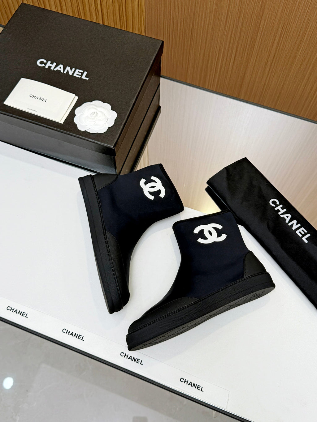 Z2P96C10 Fashion high-quality shoes