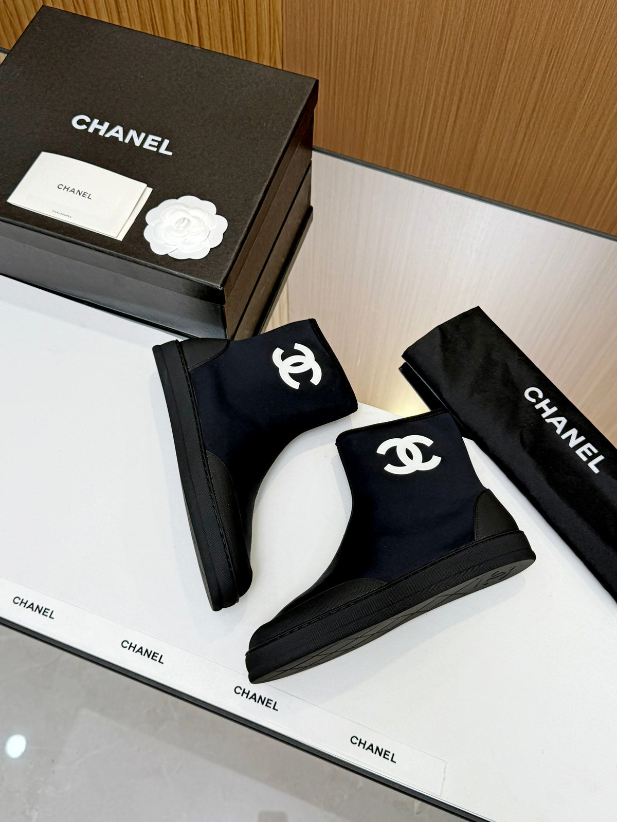 Z2P96C10 Fashion high-quality shoes