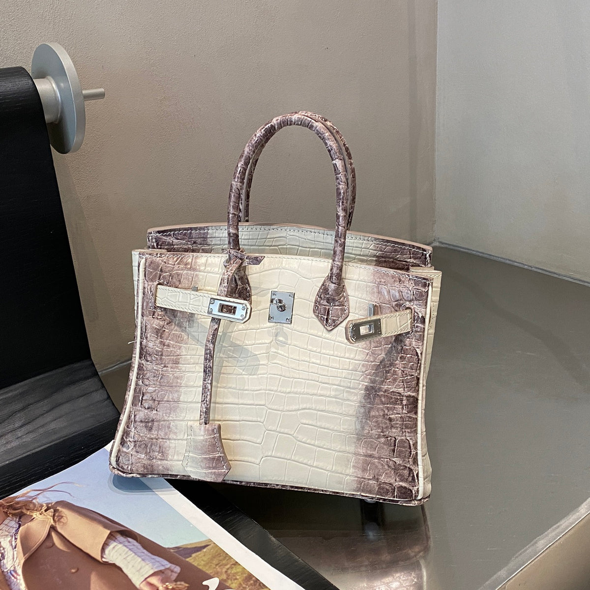 B1R86H2 Popular leather bag