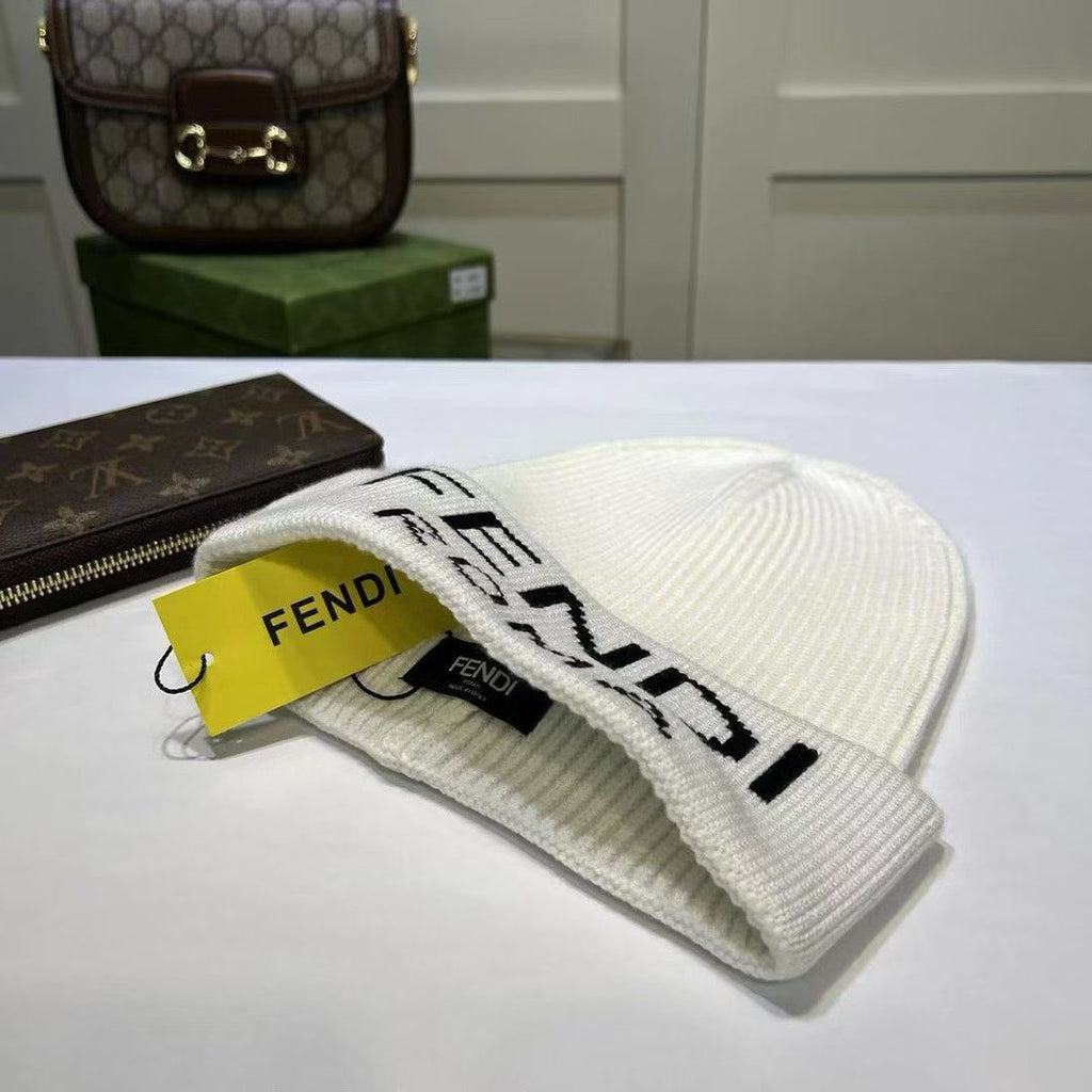 M1R86F47 Fashion hats