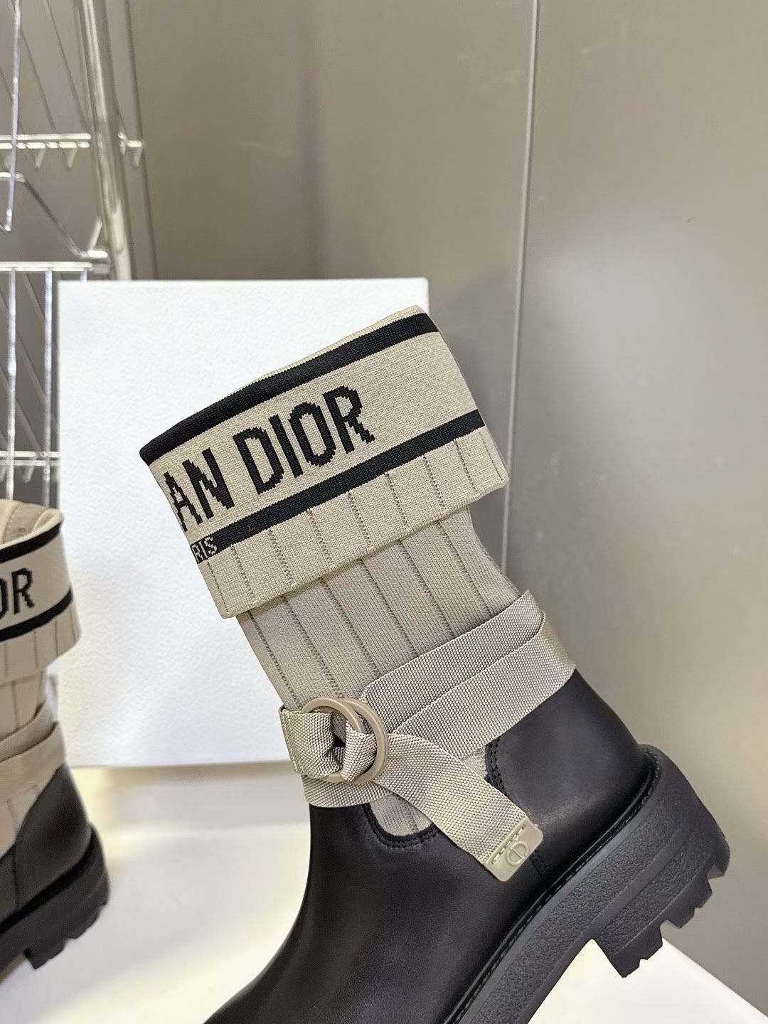 Z2P106D31 Fashion high-quality Boots (three colors)