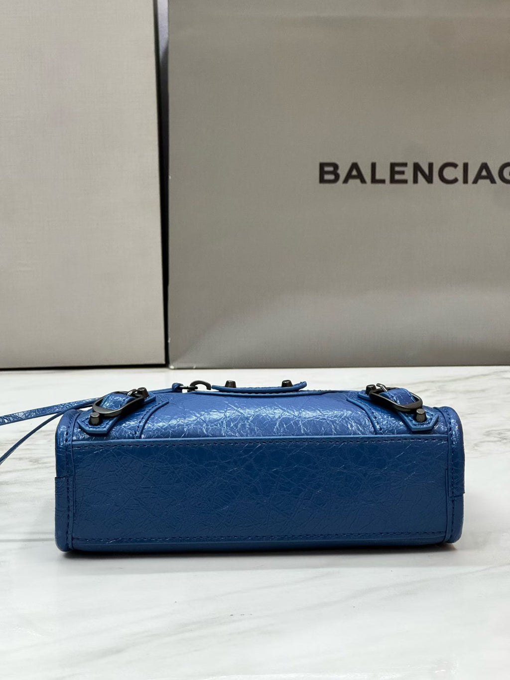 B1R96J3 Popular leather bag