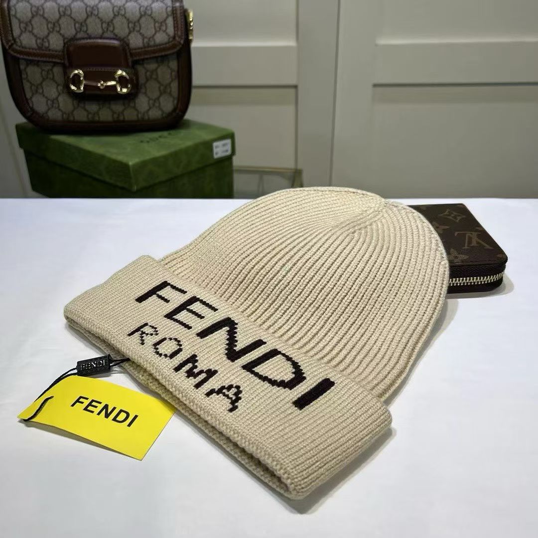 M1R86F47 Fashion hats