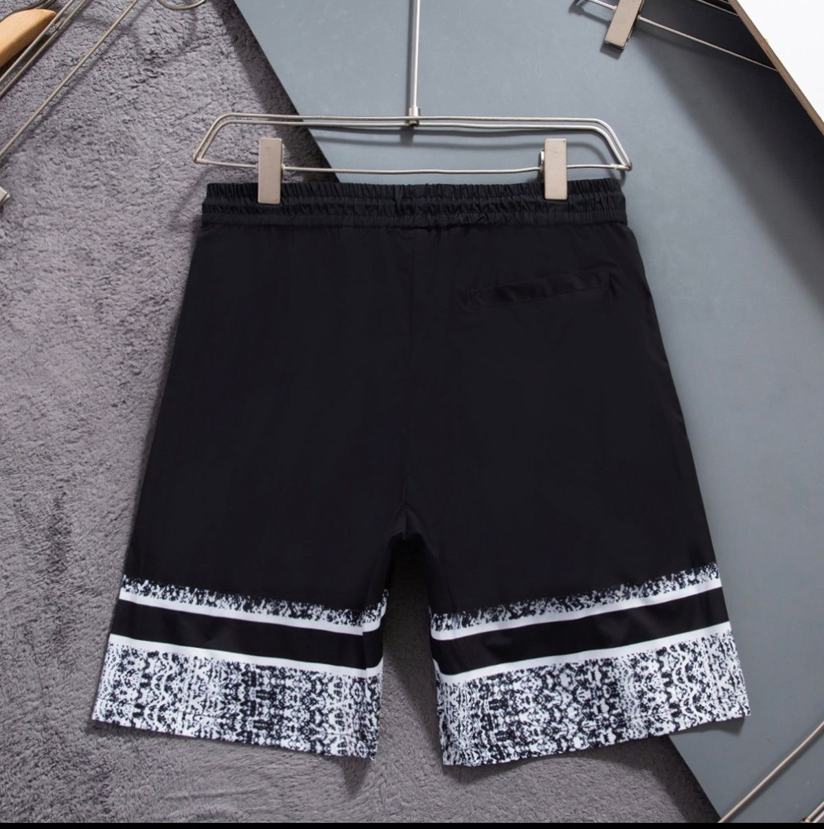 U1N36D22 Popular shorts