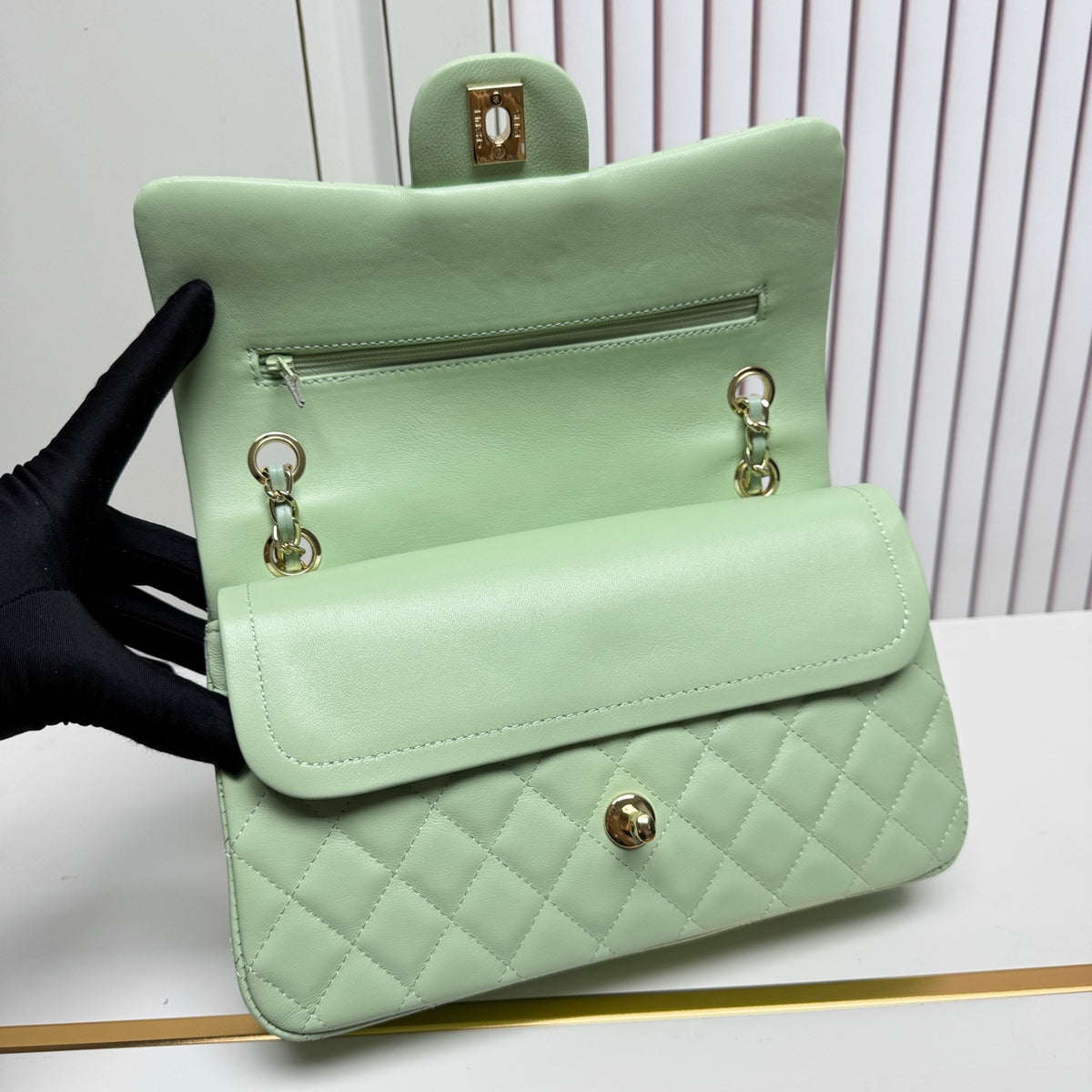 B1R76C11 Popular leather bag
