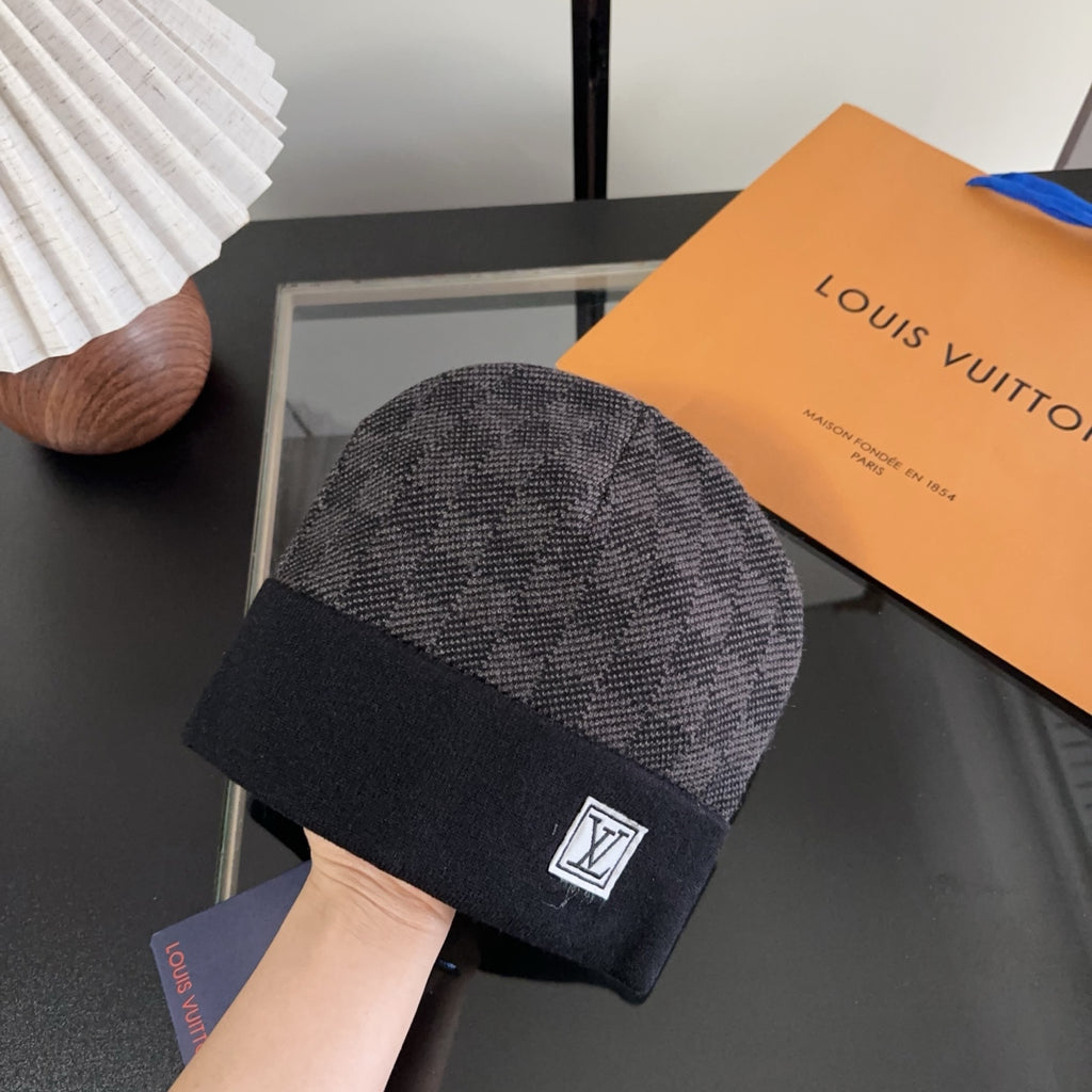 M1R86E18 Fashion hats
