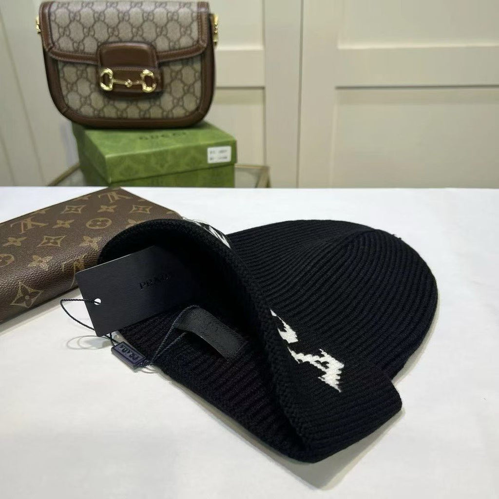 M1R86P82 Fashion hats