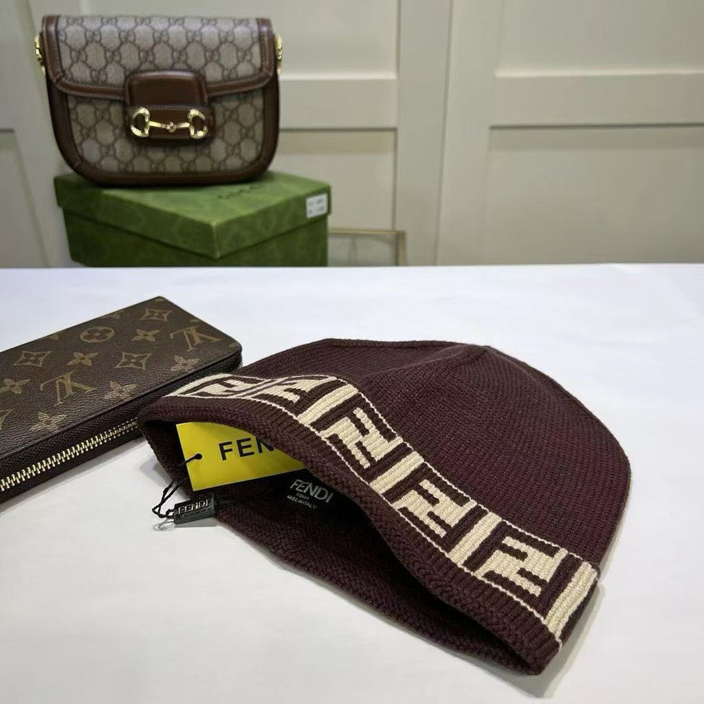 M1R86F44 Fashion hats