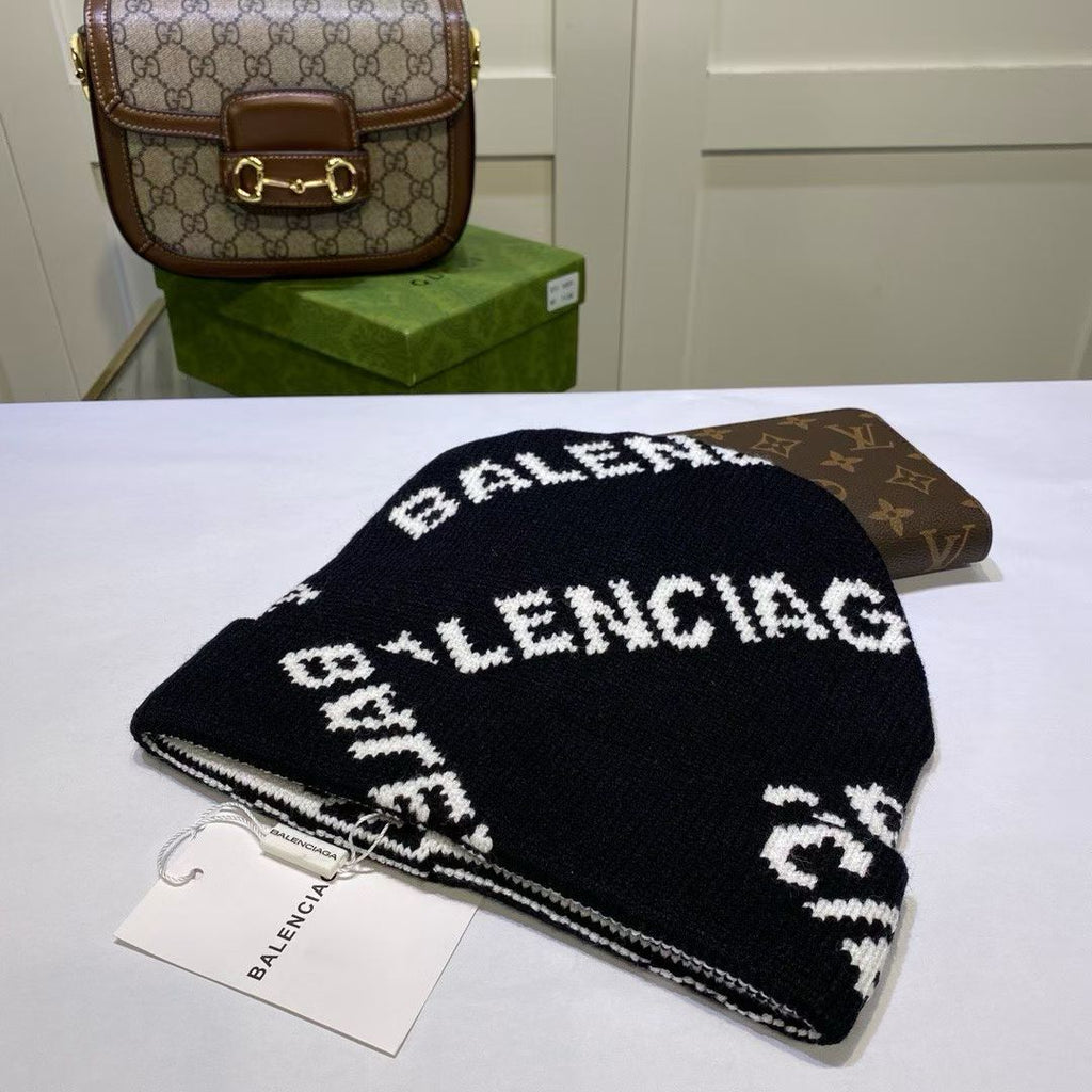 M1R86J97 Fashion hats