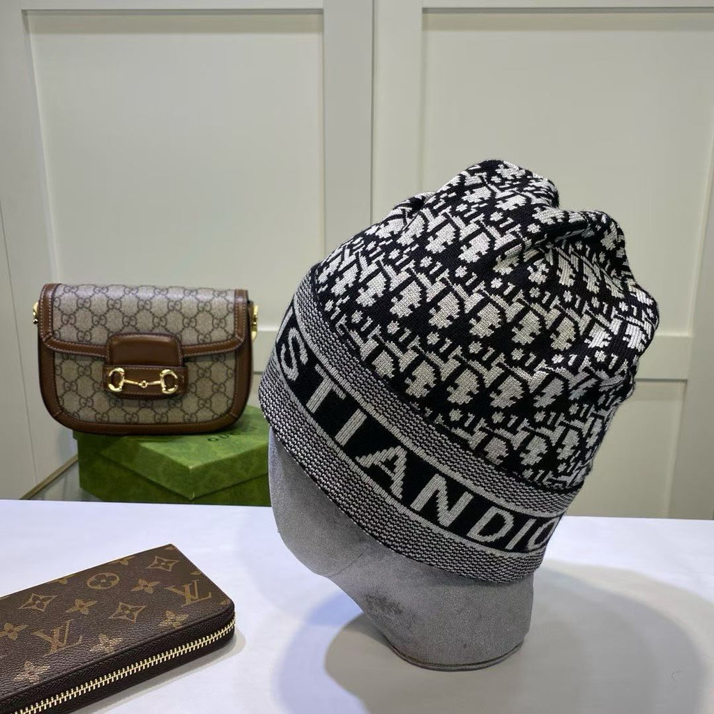 M1R86D71 Fashion hats
