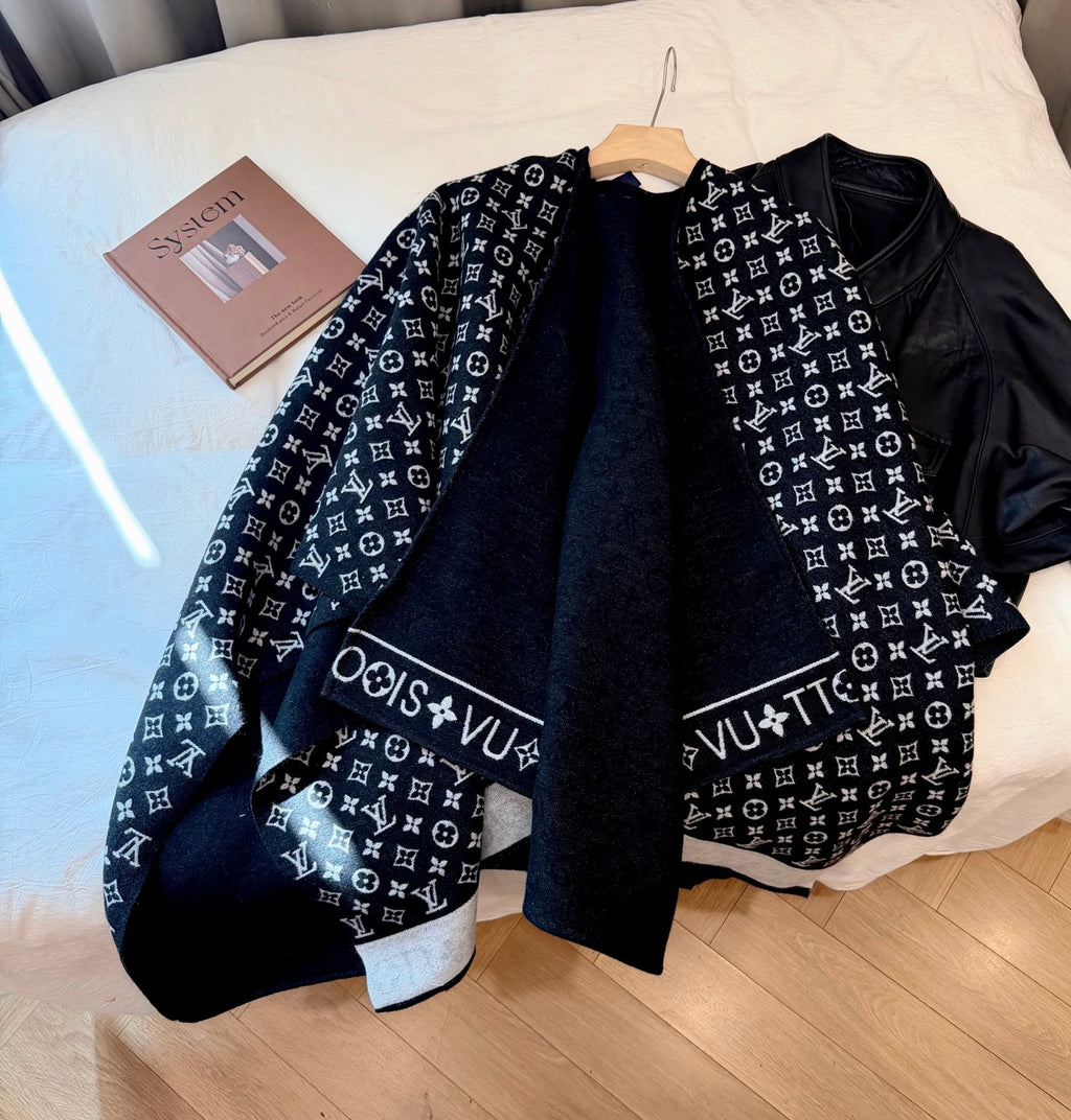 W1R106E27 Fashion cape