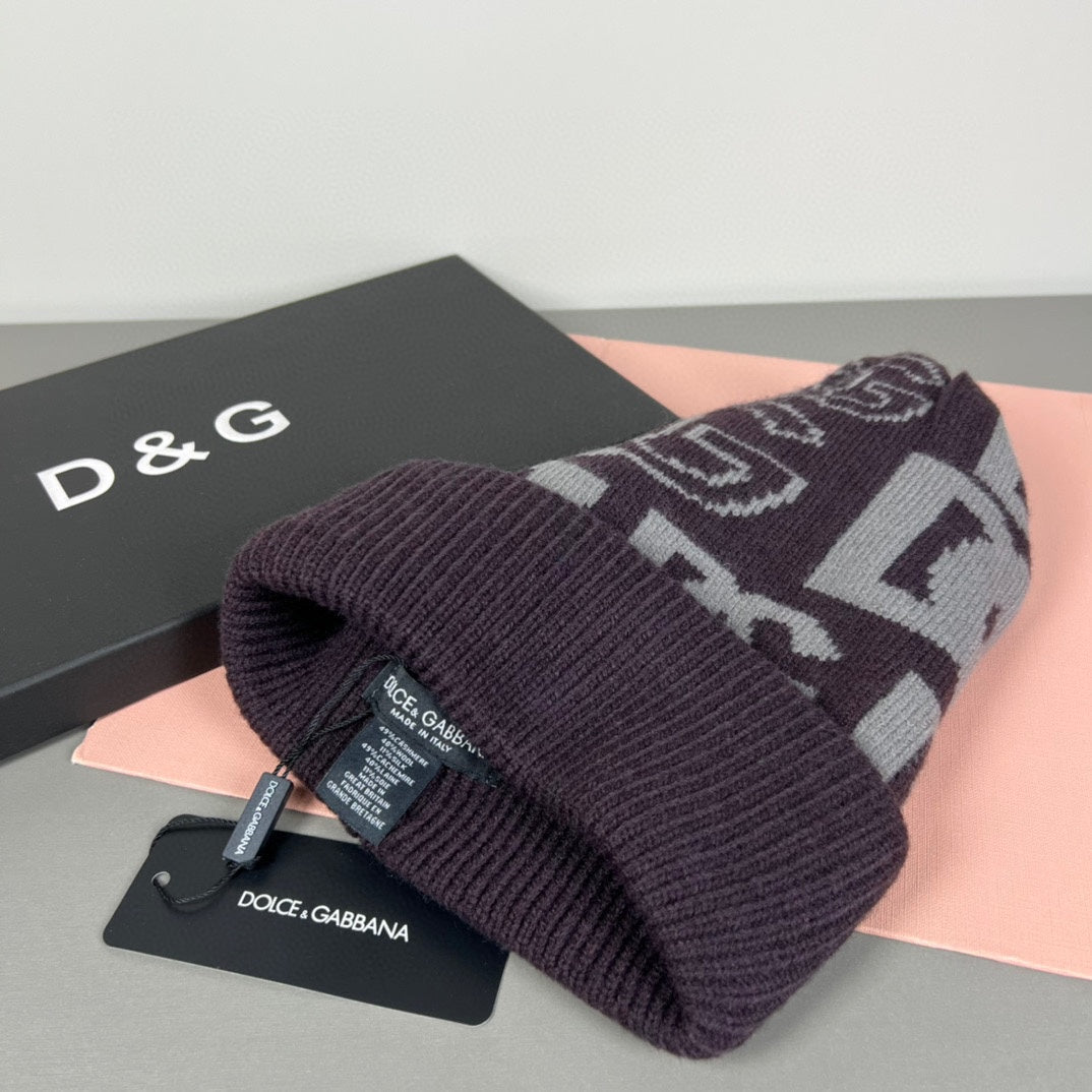 M1R96A18 Fashion hats