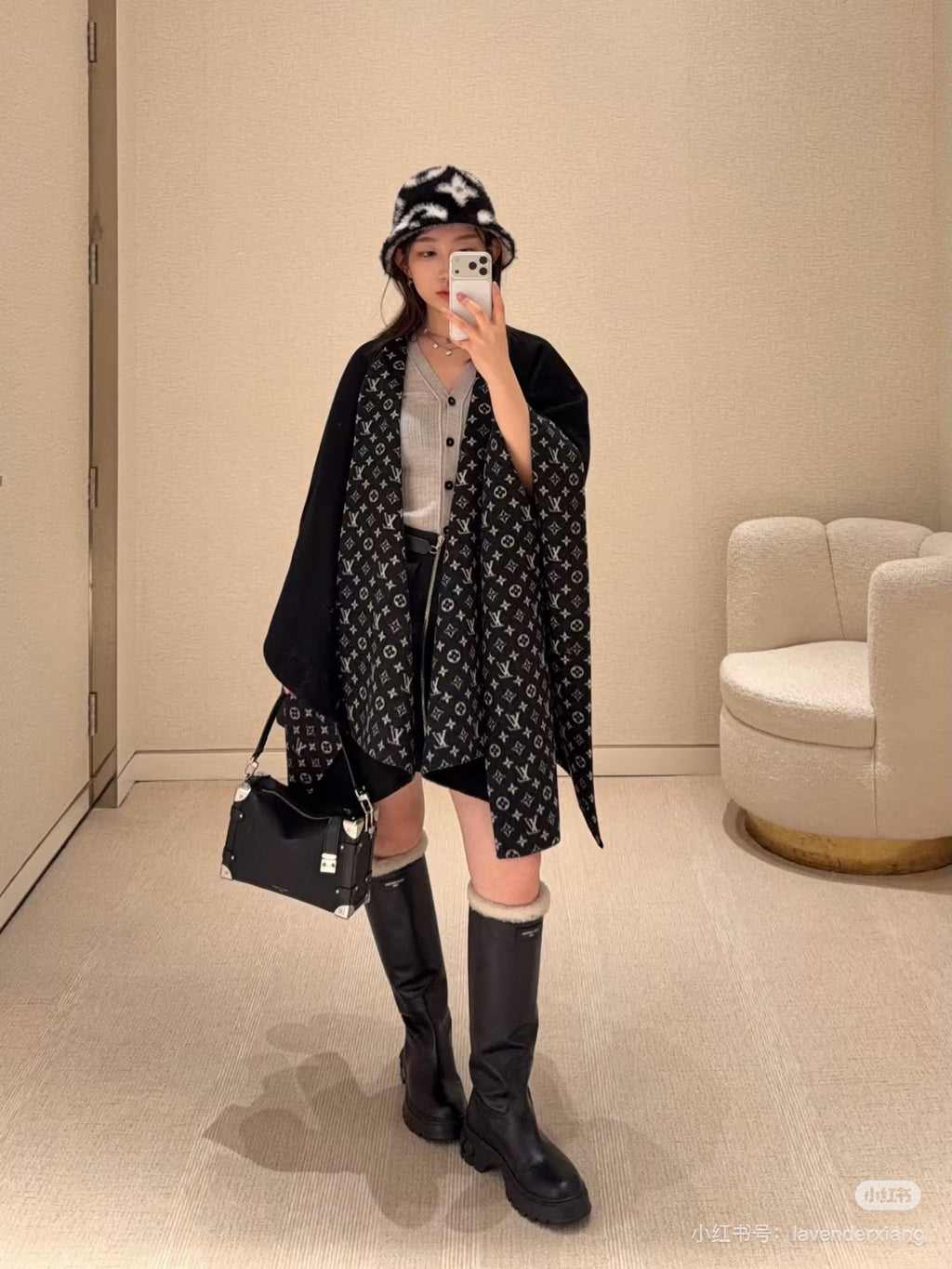 W1R106E27 Fashion cape