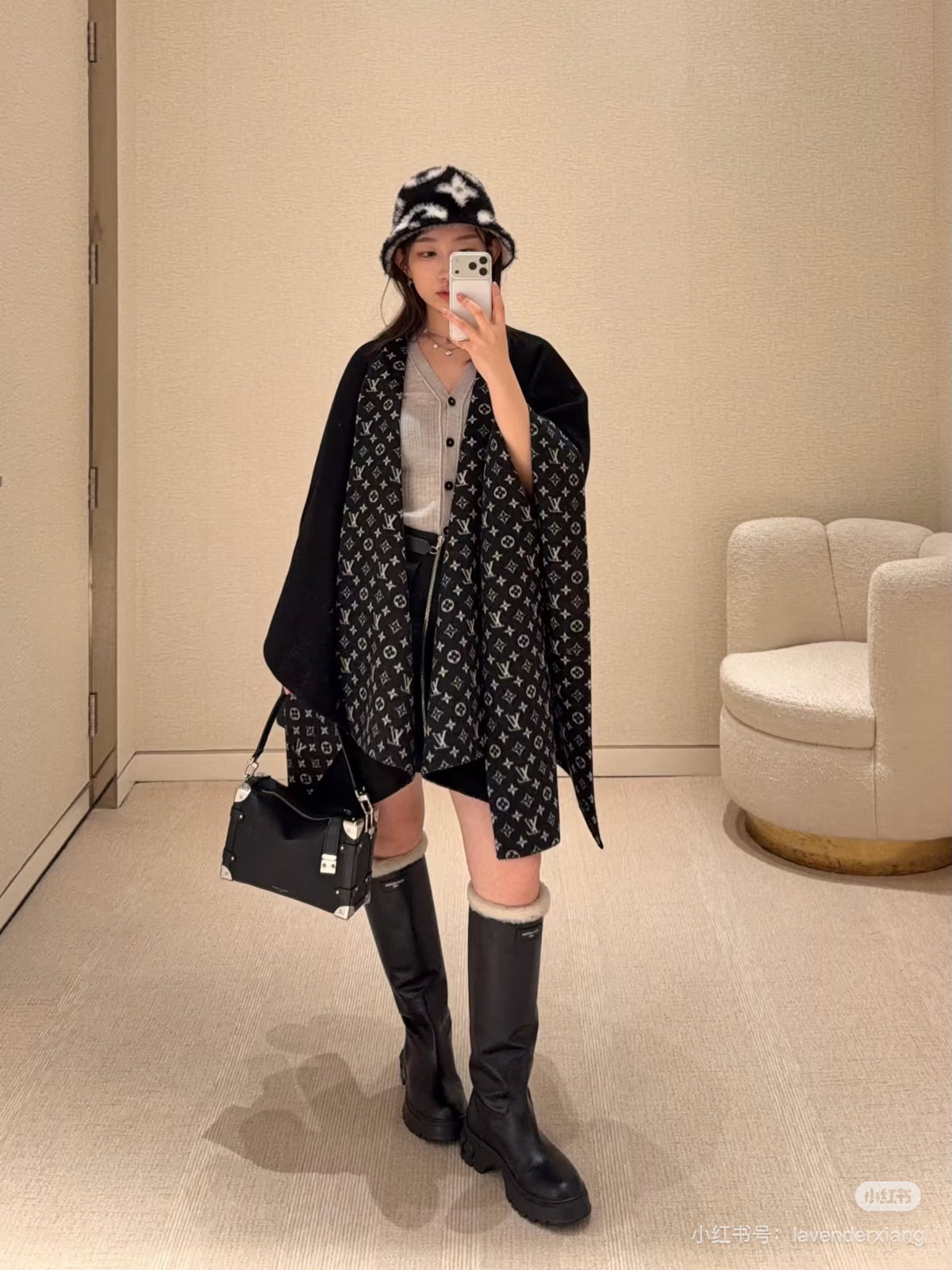 W1R106E27 Fashion cape