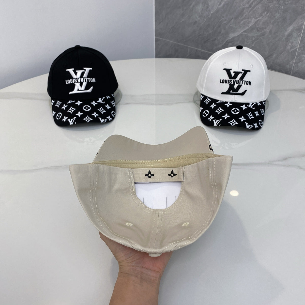 M1R86E126 Fashion hats