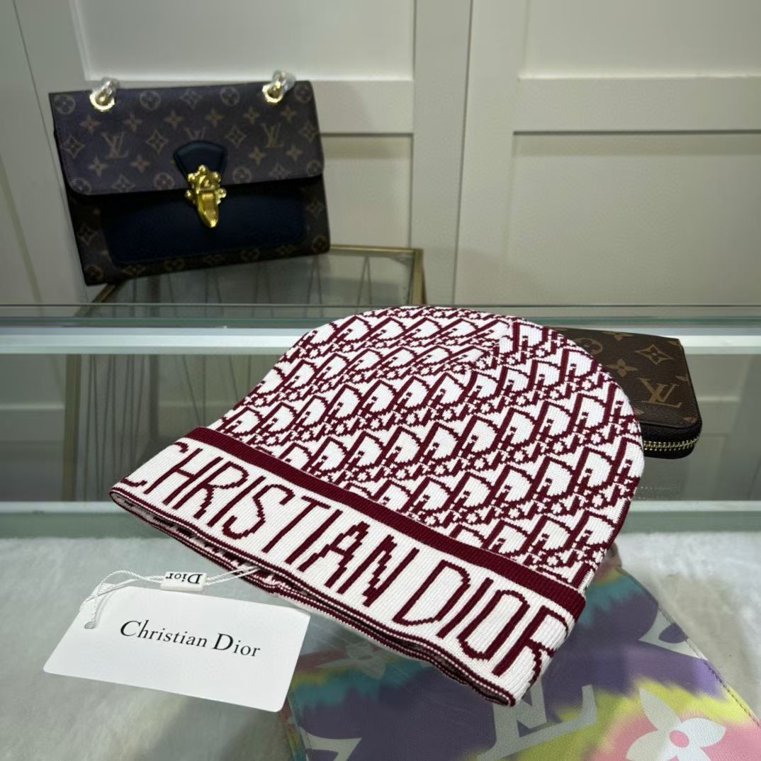 M1R86D83 Fashion hats