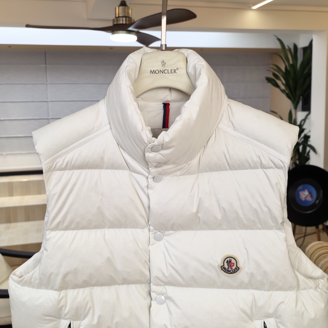 U3R106A1 Fashion down vest