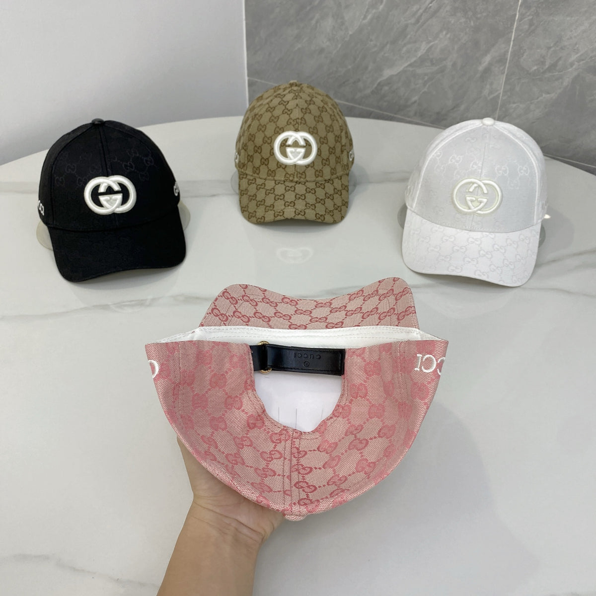 M1R86B106 Fashion hats