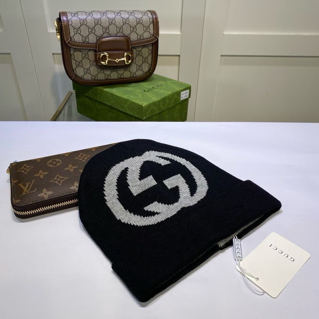 M1R86B56 Fashion hats