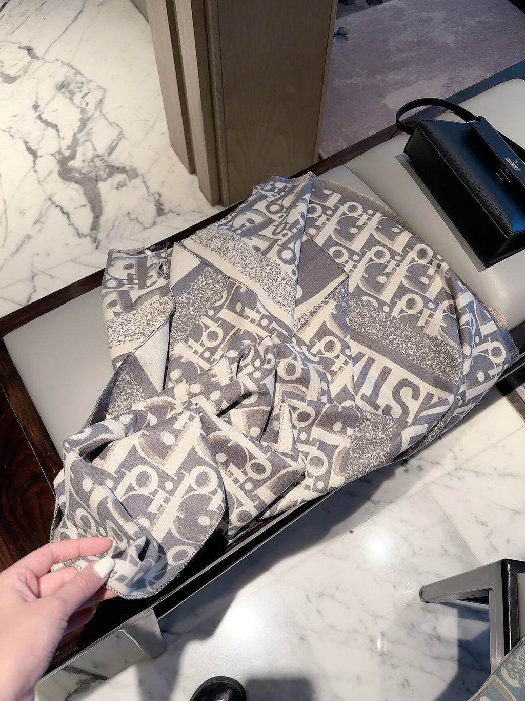 W1R106D55 Fashion Winter Scarves