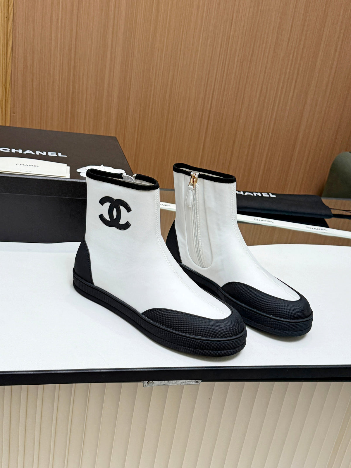 Z2P96C10 Fashion high-quality shoes